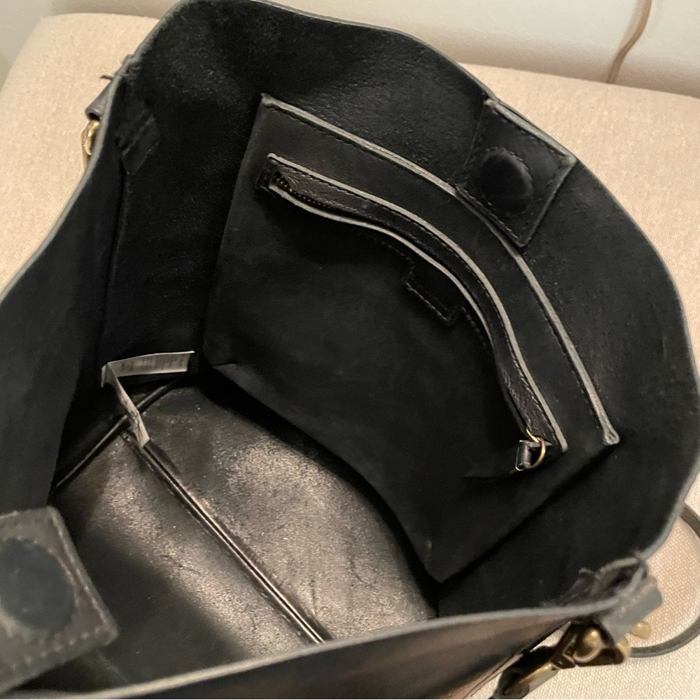 Madewell Black Leather Bucket Crossbody Bag - Picture 4 of 5